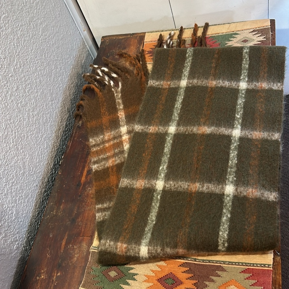 NWT Frye and Co extra large scarf - Picture 5 of 7